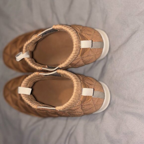 🥾 FOR SALE: Teva Women’s Reember Mid Platform Boots – Size 10 – Caribou Color - Picture 4 of 6